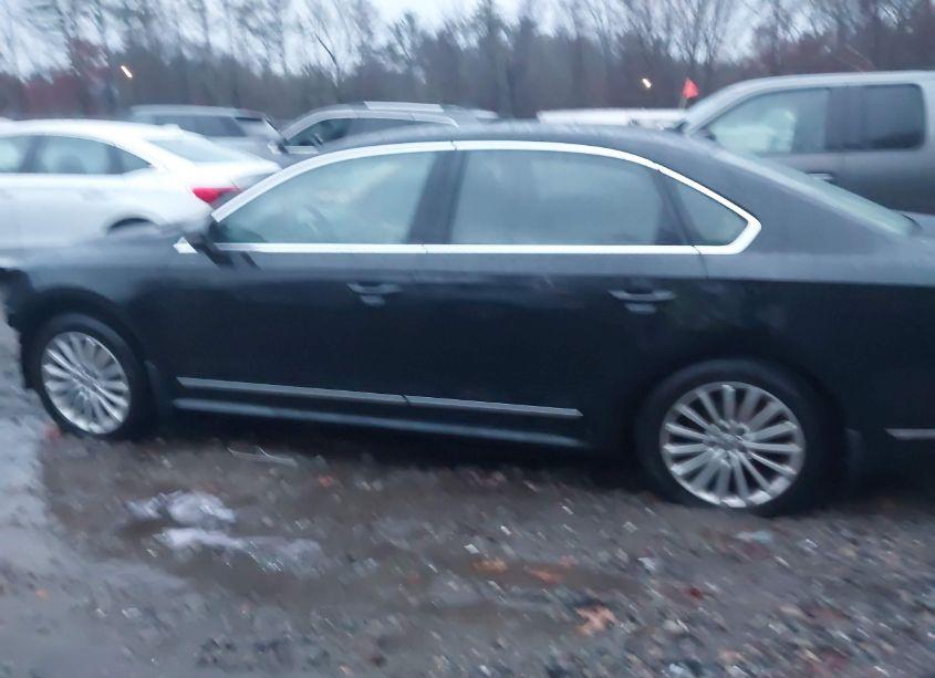 Photo 15 of 2016 Volkswagen Passat 1.8T SE (VIN 1VWBT7A33GC052231)