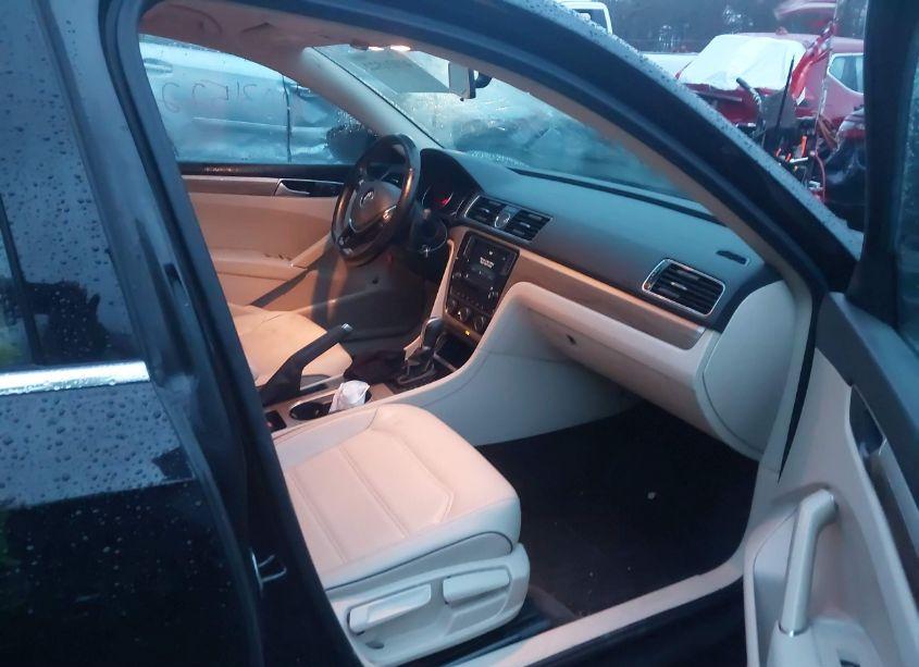 Photo 5 of 2016 Volkswagen Passat 1.8T SE (VIN 1VWBT7A33GC052231)