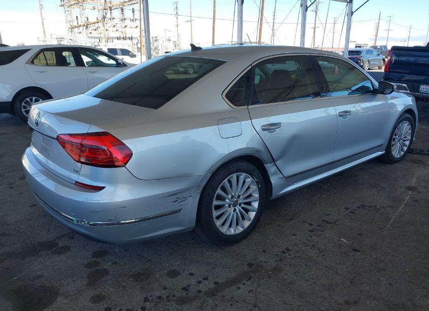 Photo 4 of 2016 Volkswagen Passat 1.8T SE (VIN 1VWBT7A33GC057607)