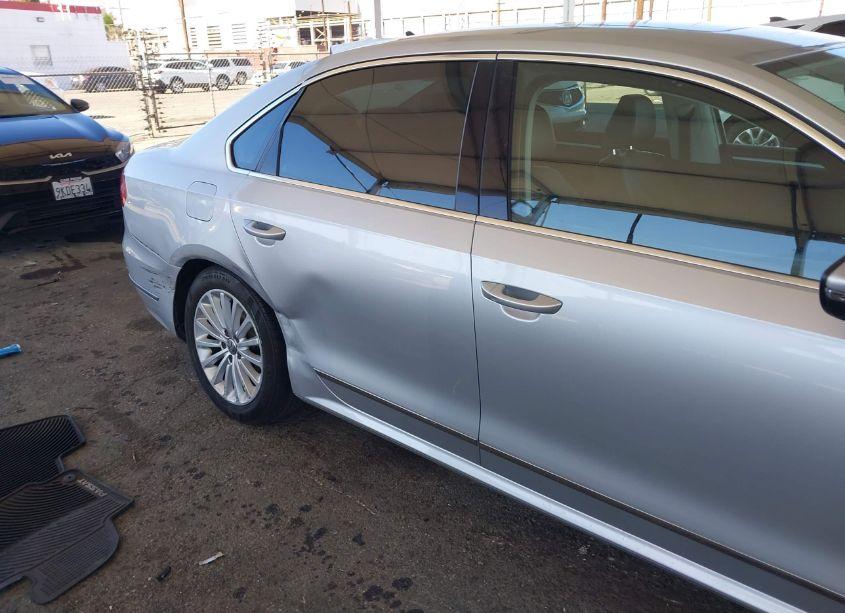 Photo 6 of 2016 Volkswagen Passat 1.8T SE (VIN 1VWBT7A33GC057607)