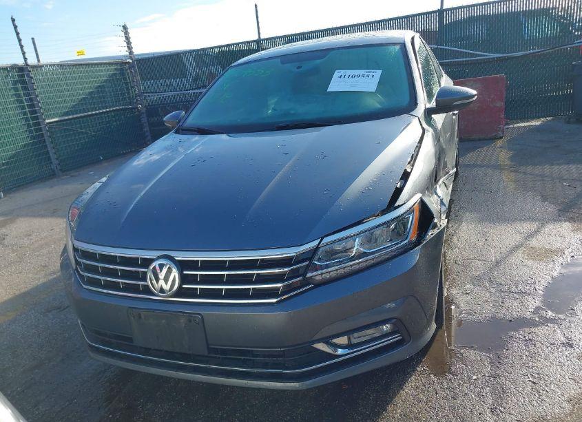 Photo 12 of 2016 Volkswagen Passat 1.8T SE (VIN 1VWBT7A33GC058515)
