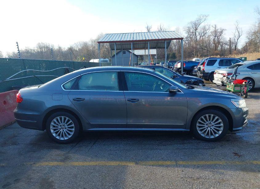 Photo 13 of 2016 Volkswagen Passat 1.8T SE (VIN 1VWBT7A33GC058515)
