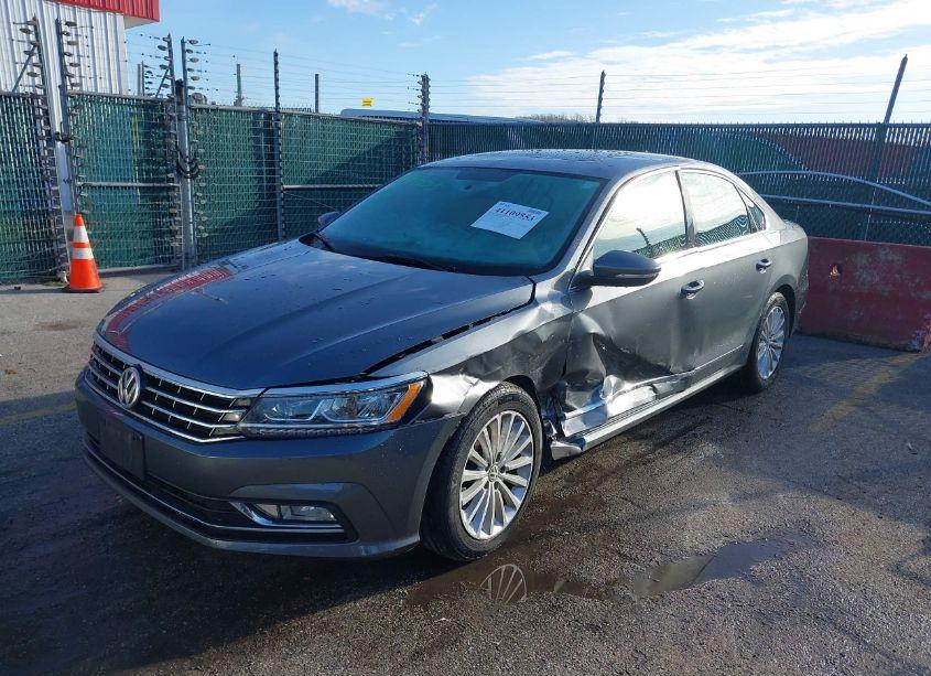Photo 2 of 2016 Volkswagen Passat 1.8T SE (VIN 1VWBT7A33GC058515)