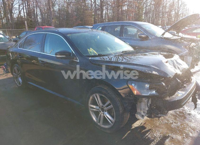 2014 Volkswagen Passat 1.8T SE (VIN 1VWBT7A34EC048489) main photo