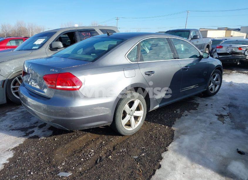 Photo 4 of 2014 Volkswagen Passat 1.8T SE (VIN 1VWBT7A34EC058651)