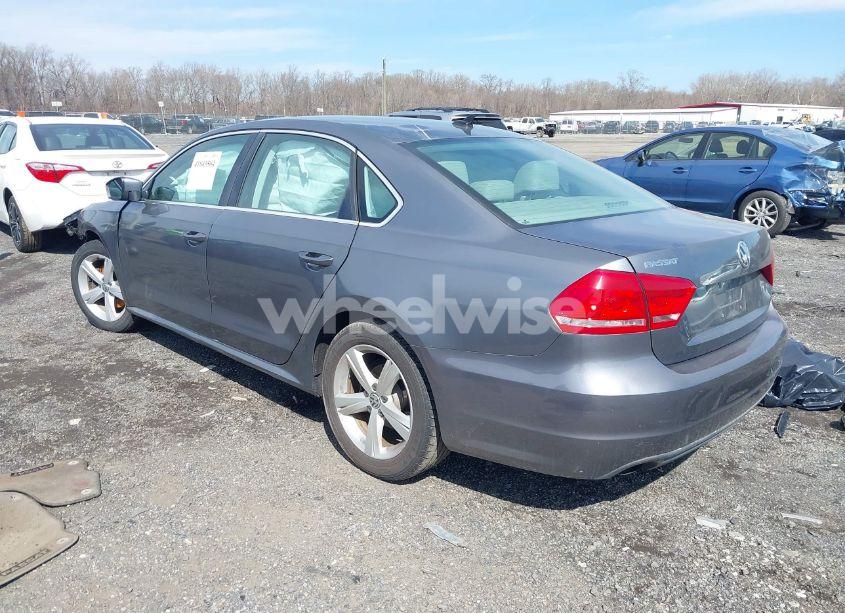 Photo 3 of 2014 Volkswagen Passat 1.8T SE (VIN 1VWBT7A34EC072615)