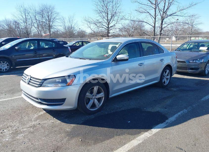 Photo 2 of 2014 Volkswagen Passat 1.8T SE (VIN 1VWBT7A34EC103510)
