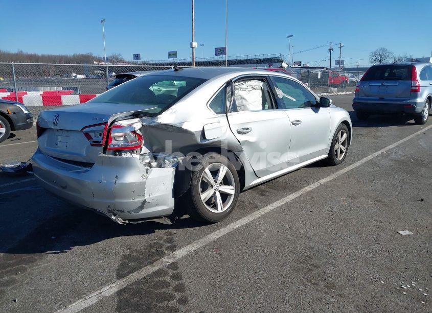 Photo 4 of 2014 Volkswagen Passat 1.8T SE (VIN 1VWBT7A34EC103510)