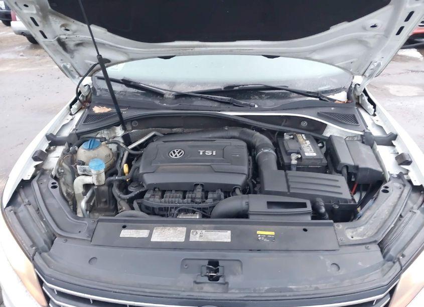 Photo 10 of 2016 Volkswagen Passat 1.8T SE (VIN 1VWBT7A34GC044087)