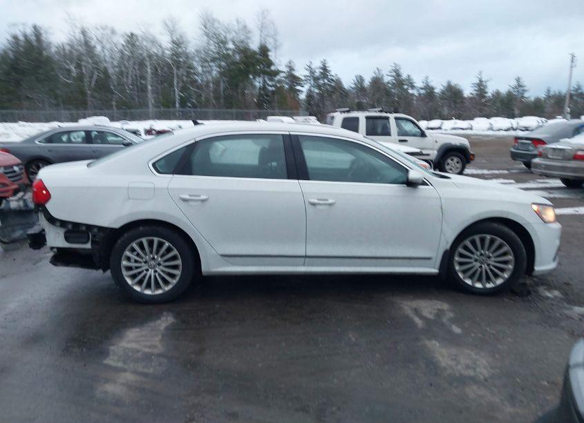 Photo 14 of 2016 Volkswagen Passat 1.8T SE (VIN 1VWBT7A34GC044087)