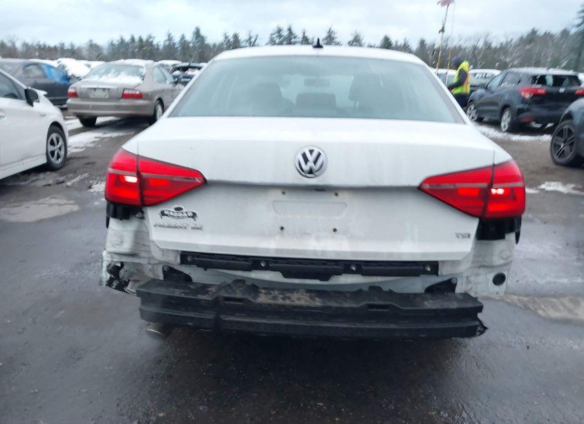 Photo 17 of 2016 Volkswagen Passat 1.8T SE (VIN 1VWBT7A34GC044087)