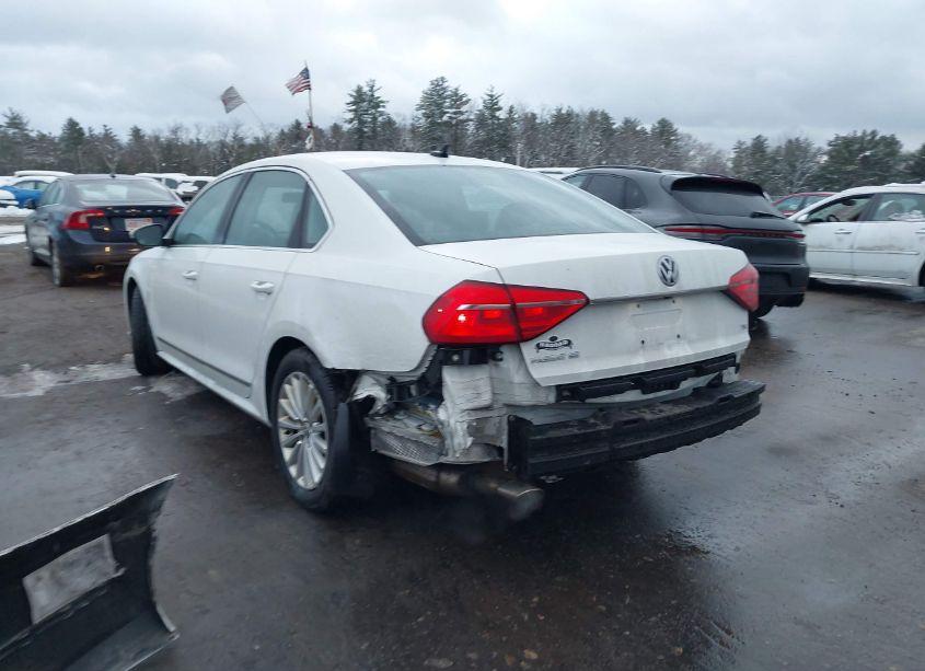 Photo 6 of 2016 Volkswagen Passat 1.8T SE (VIN 1VWBT7A34GC044087)