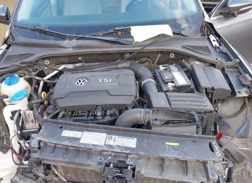 Photo 10 of 2016 Volkswagen Passat 1.8T SE (VIN 1VWBT7A34GC061262)