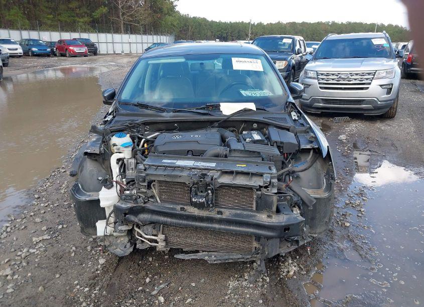 Photo 11 of 2016 Volkswagen Passat 1.8T SE (VIN 1VWBT7A34GC061262)