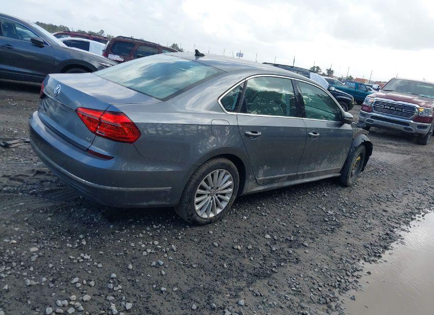 Photo 12 of 2016 Volkswagen Passat 1.8T SE (VIN 1VWBT7A34GC061262)