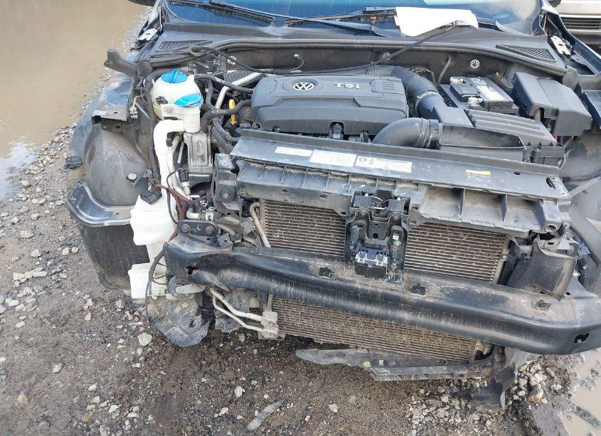 Photo 6 of 2016 Volkswagen Passat 1.8T SE (VIN 1VWBT7A34GC061262)