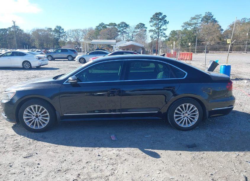 Photo 14 of 2017 Volkswagen Passat 1.8T SE (VIN 1VWBT7A34HC023628)