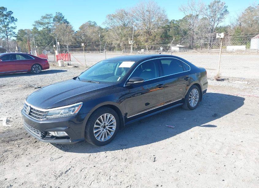Photo 2 of 2017 Volkswagen Passat 1.8T SE (VIN 1VWBT7A34HC023628)