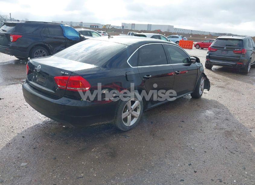 Photo 4 of 2014 Volkswagen Passat 1.8T SE (VIN 1VWBT7A35EC040417)