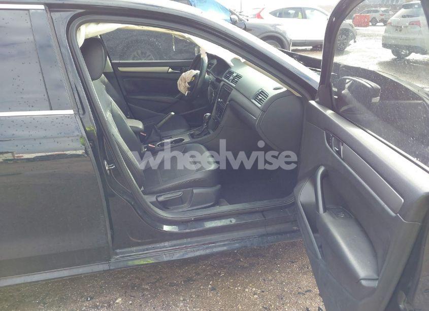 Photo 5 of 2014 Volkswagen Passat 1.8T SE (VIN 1VWBT7A35EC040417)