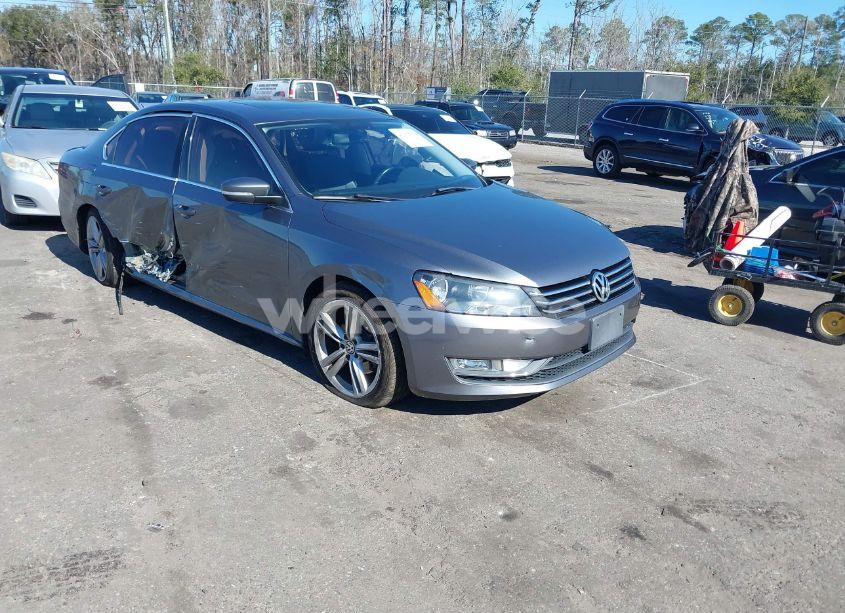 2014 Volkswagen Passat 1.8T SE (VIN 1VWBT7A35EC050011) main photo