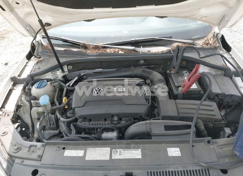 Photo 10 of 2014 Volkswagen Passat 1.8T SE (VIN 1VWBT7A35EC057749)