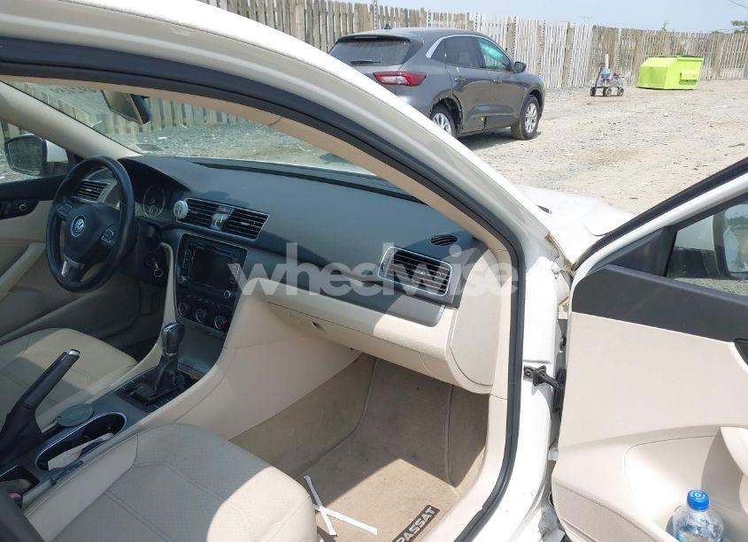 Photo 5 of 2014 Volkswagen Passat 1.8T SE (VIN 1VWBT7A35EC057749)