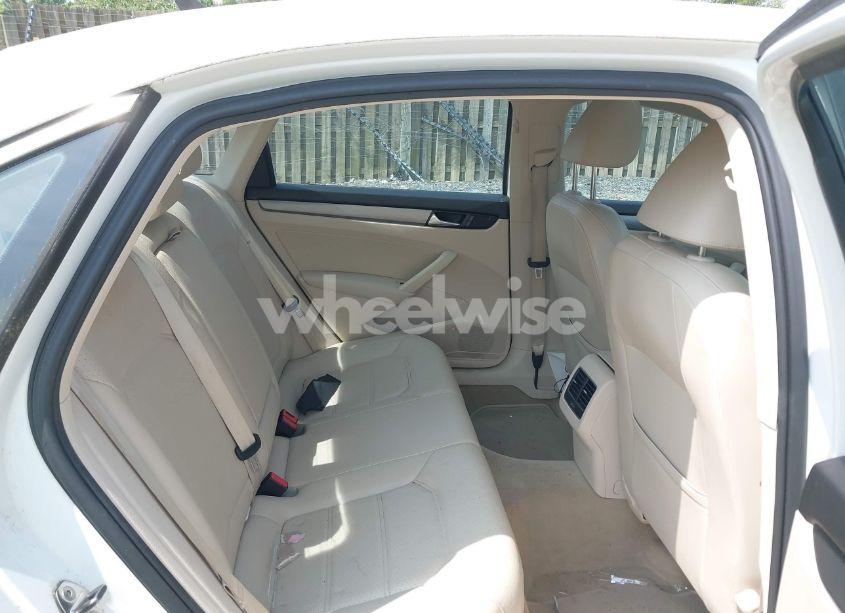 Photo 8 of 2014 Volkswagen Passat 1.8T SE (VIN 1VWBT7A35EC057749)