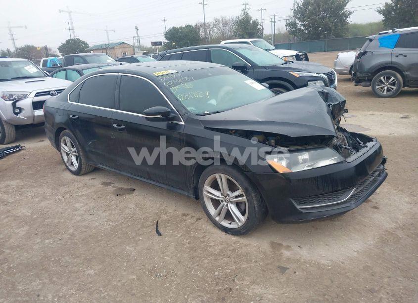 2014 Volkswagen Passat 1.8T SE (VIN 1VWBT7A35EC081887) main photo