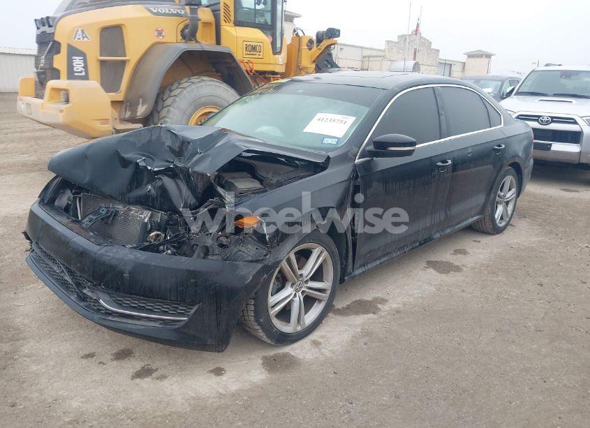 Photo 2 of 2014 Volkswagen Passat 1.8T SE (VIN 1VWBT7A35EC081887)