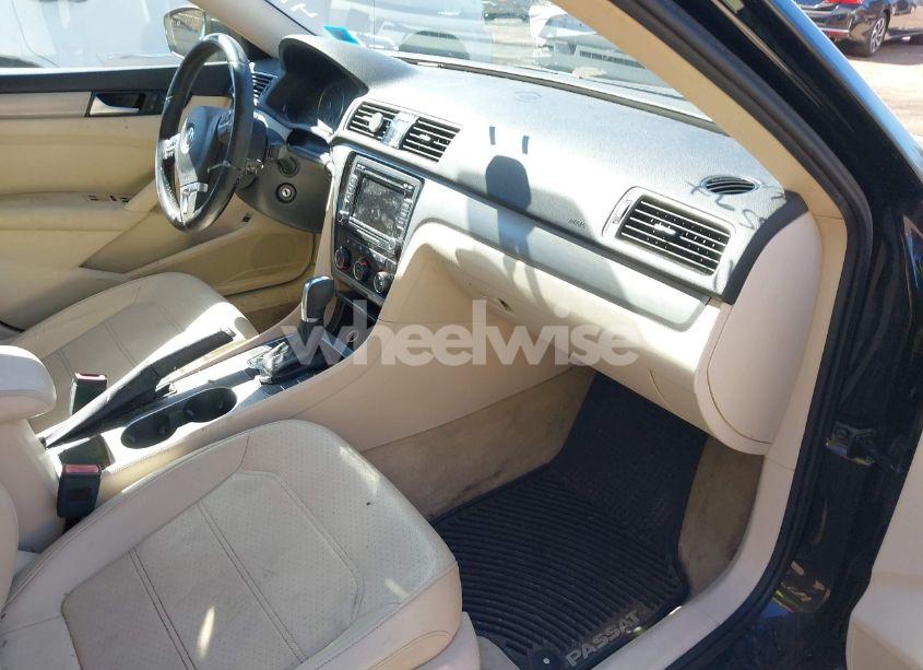 Photo 5 of 2014 Volkswagen Passat 1.8T SE (VIN 1VWBT7A35EC096082)