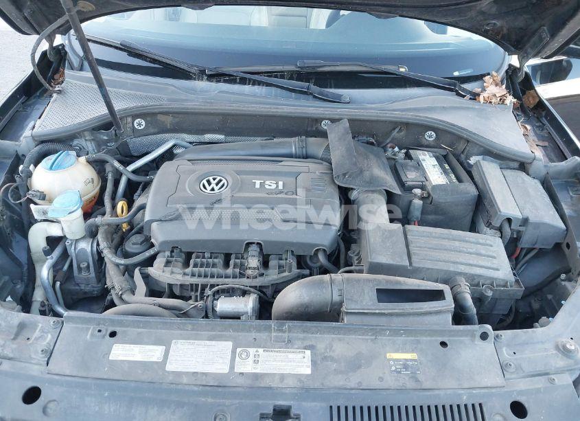 Photo 10 of 2015 Volkswagen Passat 1.8T SE (VIN 1VWBT7A35FC005796)