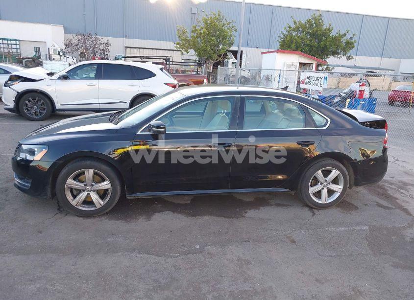 Photo 14 of 2015 Volkswagen Passat 1.8T SE (VIN 1VWBT7A35FC005796)