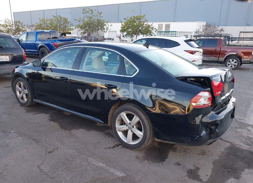 Photo 3 of 2015 Volkswagen Passat 1.8T SE (VIN 1VWBT7A35FC005796)