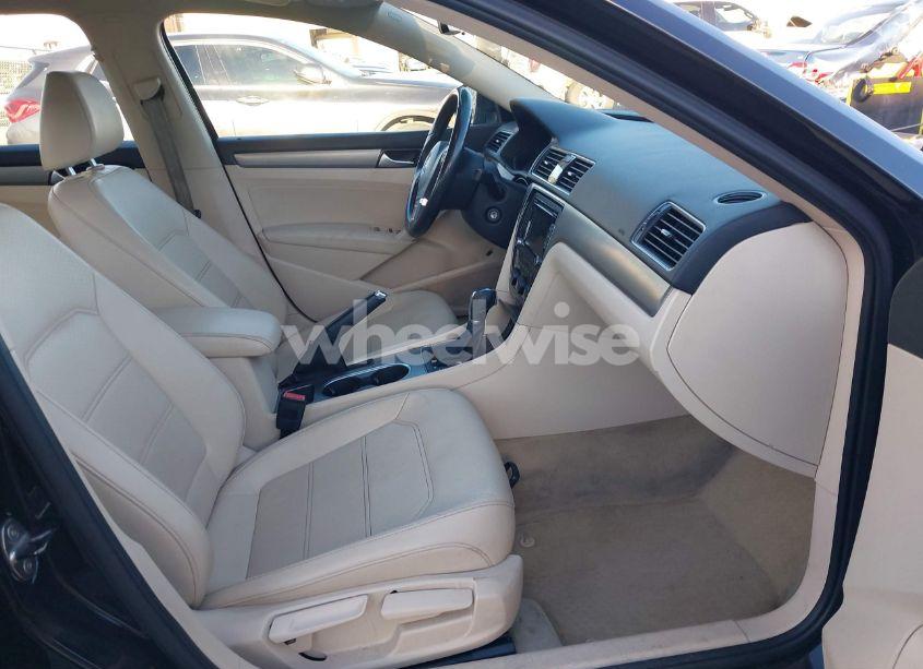 Photo 5 of 2015 Volkswagen Passat 1.8T SE (VIN 1VWBT7A35FC005796)