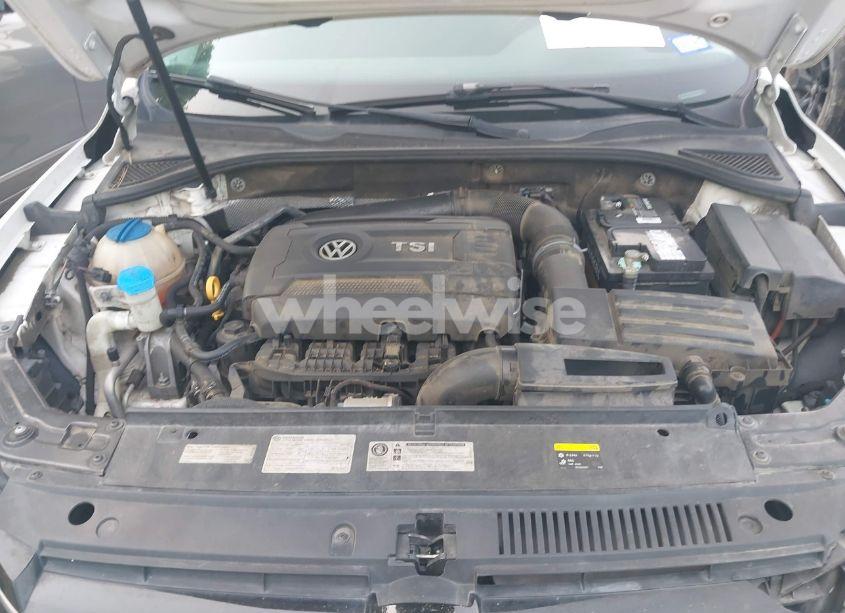 Photo 10 of 2015 Volkswagen Passat 1.8T SE (VIN 1VWBT7A35FC078330)