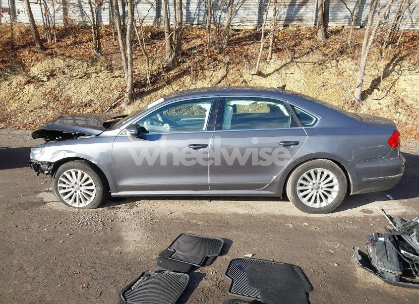 Photo 14 of 2016 Volkswagen Passat 1.8T SE (VIN 1VWBT7A35GC010918)