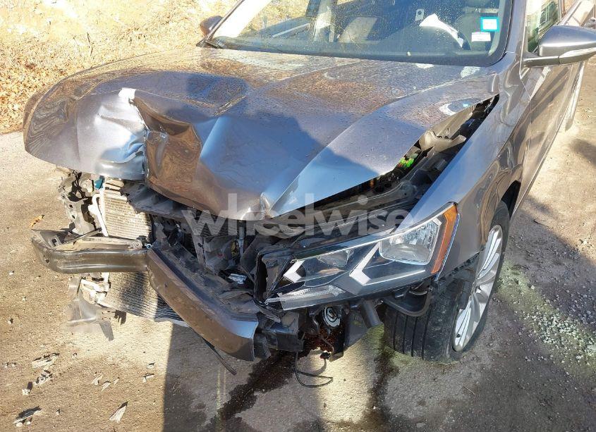 Photo 6 of 2016 Volkswagen Passat 1.8T SE (VIN 1VWBT7A35GC010918)