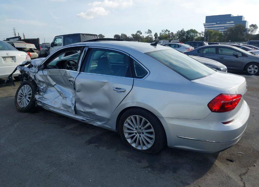 Photo 14 of 2016 Volkswagen Passat 1.8T SE (VIN 1VWBT7A35GC017884)