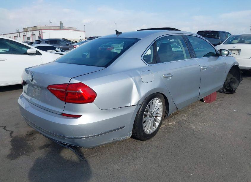 Photo 4 of 2016 Volkswagen Passat 1.8T SE (VIN 1VWBT7A35GC017884)