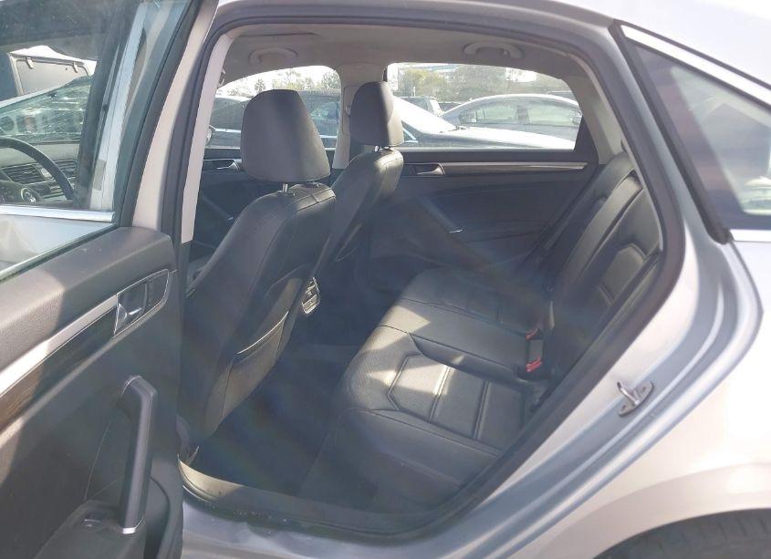 Photo 8 of 2016 Volkswagen Passat 1.8T SE (VIN 1VWBT7A35GC017884)