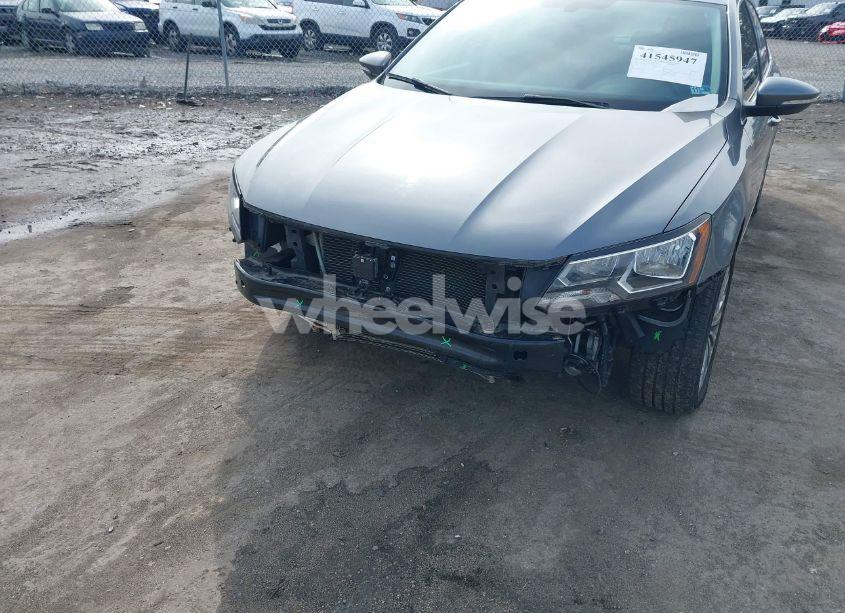 Photo 6 of 2016 Volkswagen Passat 1.8T SE (VIN 1VWBT7A35GC044261)