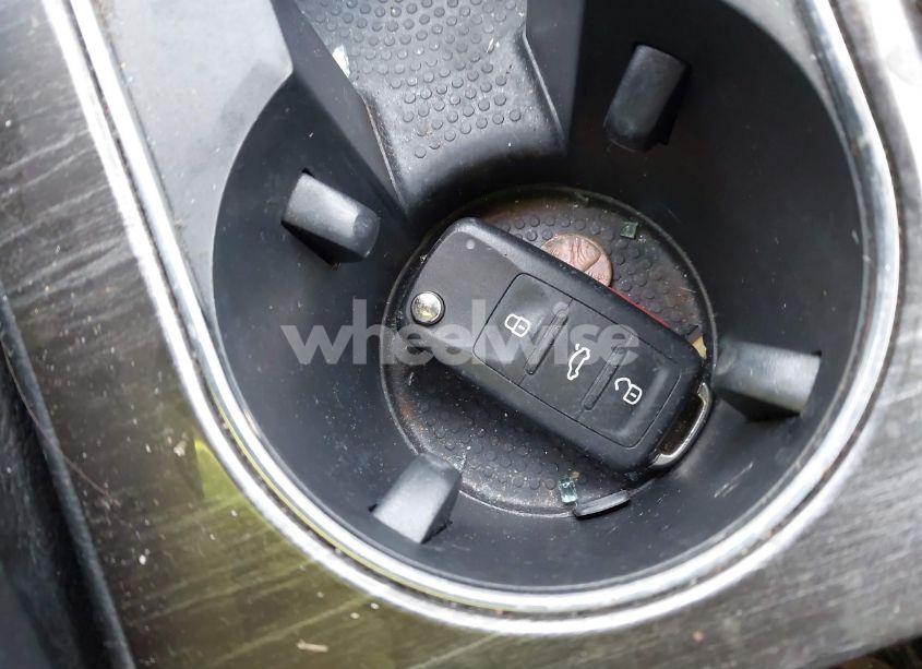 Photo 11 of 2016 Volkswagen Passat 1.8T SE (VIN 1VWBT7A35GC067121)