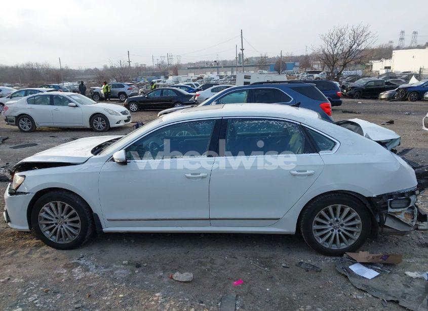 Photo 15 of 2016 Volkswagen Passat 1.8T SE (VIN 1VWBT7A35GC067121)