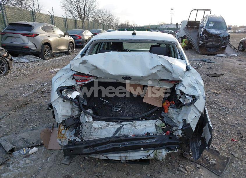 Photo 17 of 2016 Volkswagen Passat 1.8T SE (VIN 1VWBT7A35GC067121)