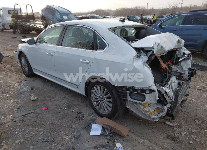 Photo 3 of 2016 Volkswagen Passat 1.8T SE (VIN 1VWBT7A35GC067121)