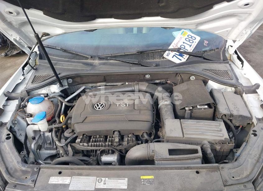 Photo 10 of 2017 Volkswagen Passat 1.8T SE (VIN 1VWBT7A35HC012542)