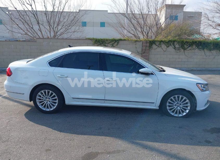 Photo 14 of 2017 Volkswagen Passat 1.8T SE (VIN 1VWBT7A35HC012542)