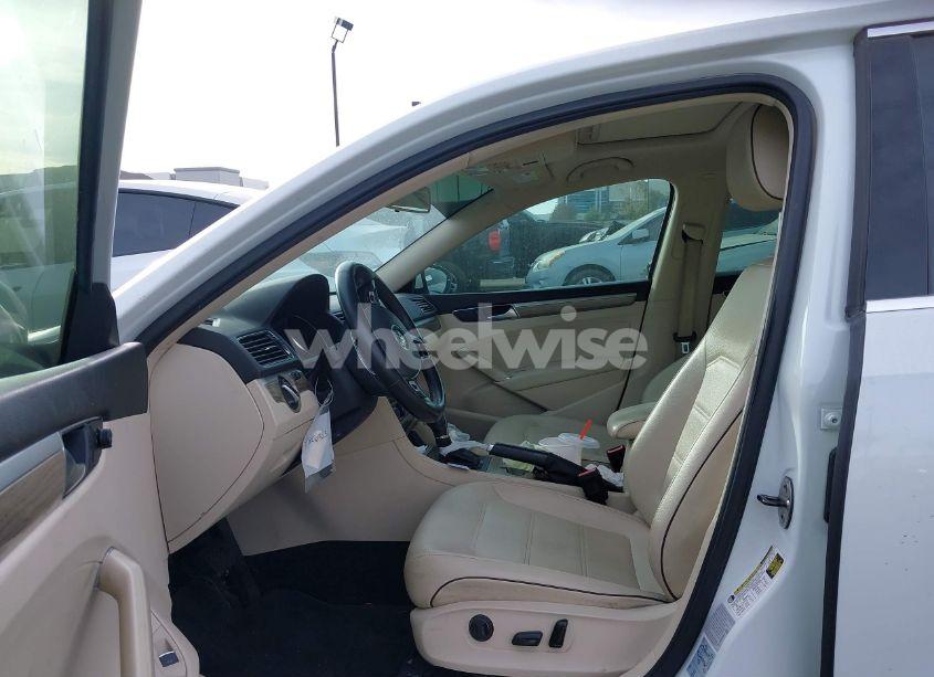 Photo 5 of 2017 Volkswagen Passat 1.8T SE (VIN 1VWBT7A35HC012542)