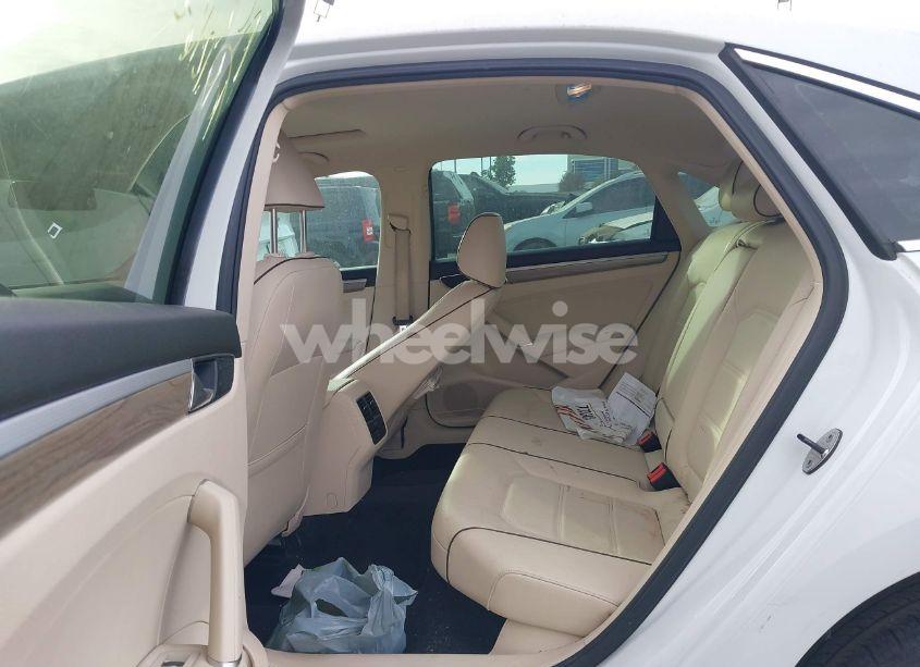 Photo 8 of 2017 Volkswagen Passat 1.8T SE (VIN 1VWBT7A35HC012542)